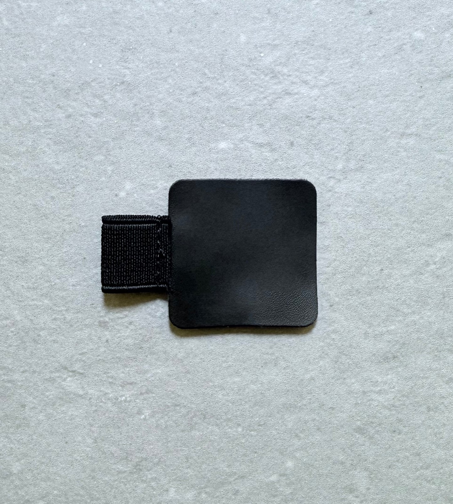 Noir Pen Loop