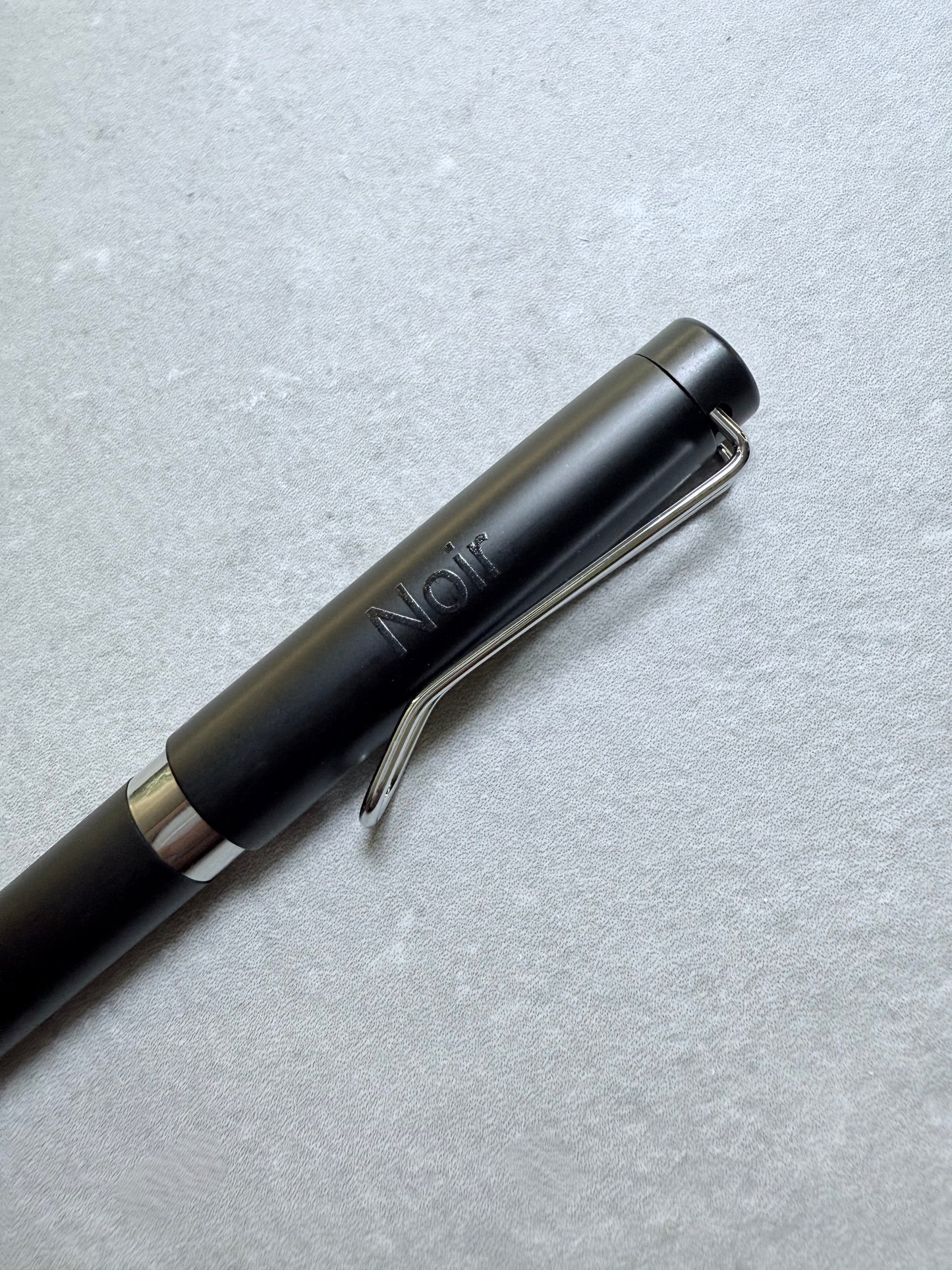 Noir Pen